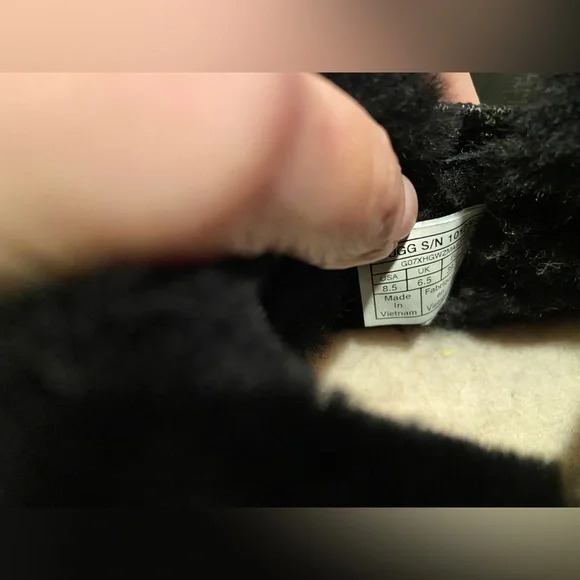 Ugg Boots Size 8.5 - Picture 7 of 11